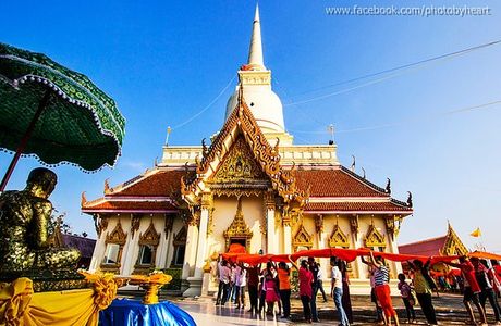 Wat Khao Suwan Pradit