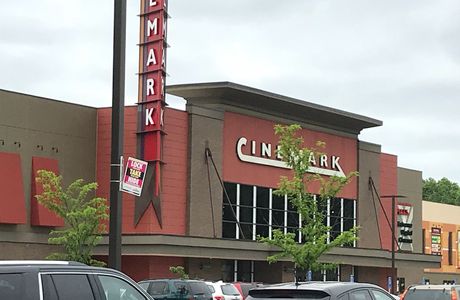 Cinemark North Haven 12