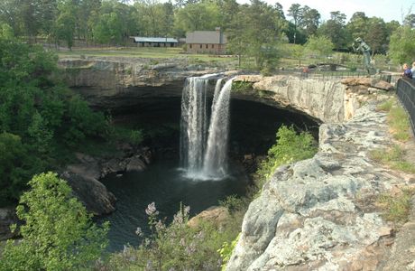 Noccalula Falls Park & Campground