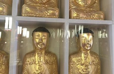 The City of Ten Thousand Buddhas