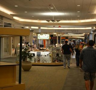 Kentucky Oaks Mall