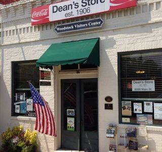 Woodstock Visitors Center at Dean's Store