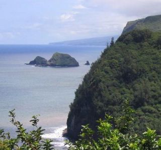 Pololu Valley Lookout