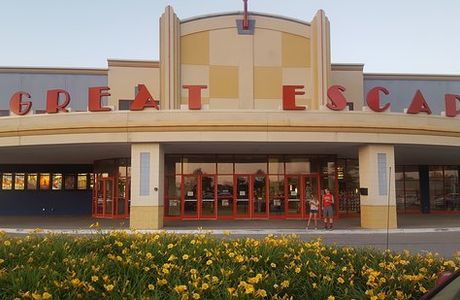 Regal New Albany Stadium 16