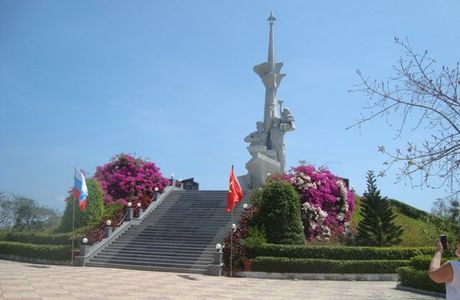 Vietnam - Russia Monument