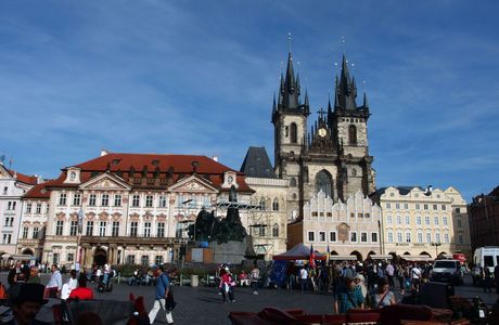 Staromestske namesti
