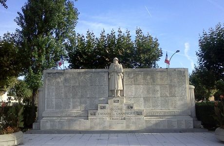 Monument commémoratif de la crypte de Champigny