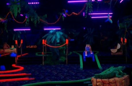 Goolfy Blacklight Minigolf