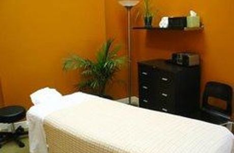 Cloverleaf Therapeutic Massage
