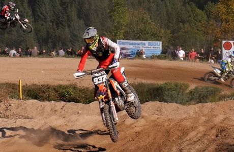 Terrain moto cross Amavis