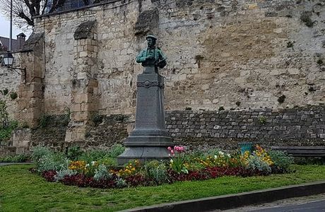 Monument à Charles François Daubigny