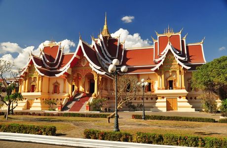 Wat That Luang Neua