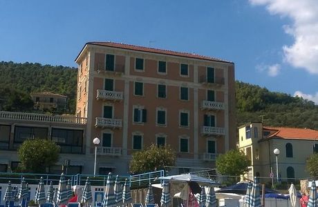 Real Collegio Beach
