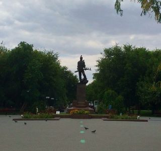 Monument Rabochiy S Vintovkoi