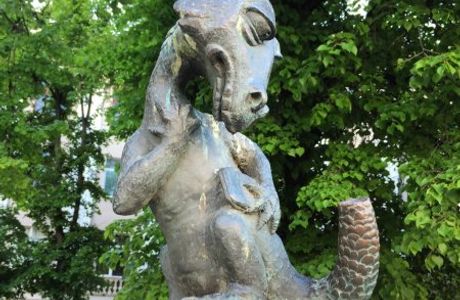 Monument to The Tail