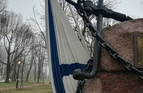 Monument to the Dead on the Clipper Oprichnik