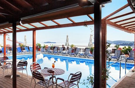 Poseidon Pool Bar