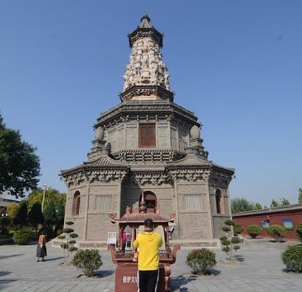 Guanghui Temple and Huata Tower 1