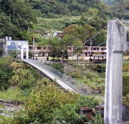 Cing Cyuan Hot Spring Bridge 1