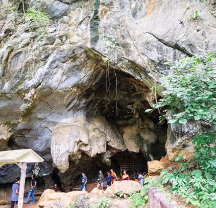 Phu Pha Phet Caves 1