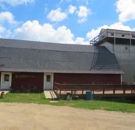 Little Swan Lake Winery 1