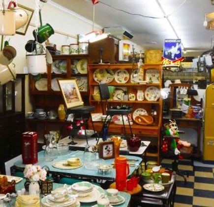 Yesterdays Treasures at Dee's 1