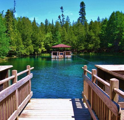 Kitch-Iti-Kipi (The Big Spring) 1