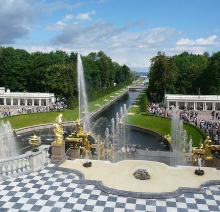 Park And Gardens of Peterhof 1
