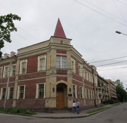 Local Lore Museum in Lomonosov 1