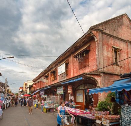 Kad Kong Ta Street Market 1