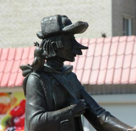 Monument to Postman Pechkin 1