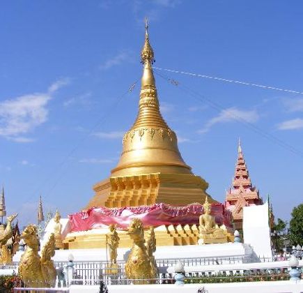 Pagoda at Wat Coke 1