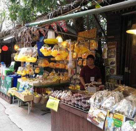 Talad Luang Pu Thuat 1