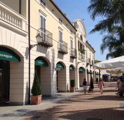 La Reggia Designer Outlet 1