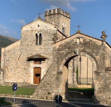Badia Di San Pietro a Camaiore 1