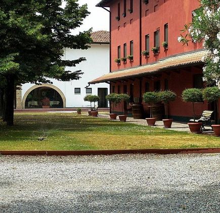 Vini & Agriturismo Isola Augusta 1