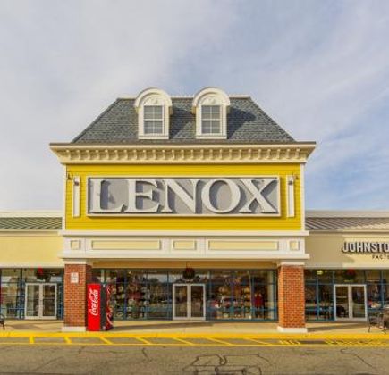Tanger Outlets Riverhead 1
