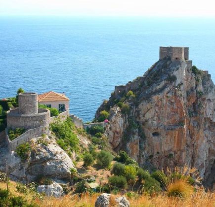 Castello di Sant'Alessio Siculo 1