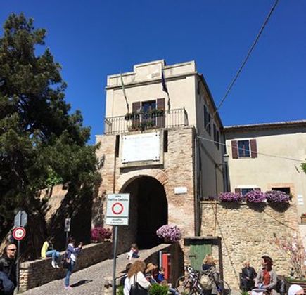 Castello di Fiorenzuola di Focara 1