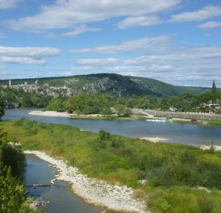 Office de Tourisme Du Rhone Aux Gorges de l'Ardeche 1