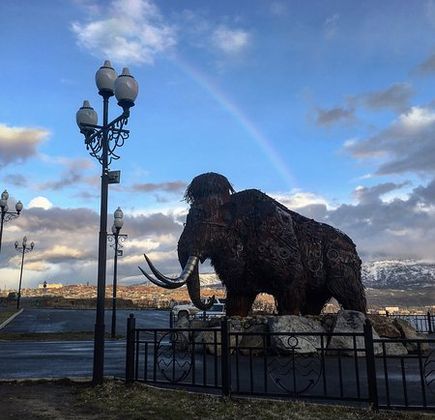 Mammoth Sculpture, Vremya 1