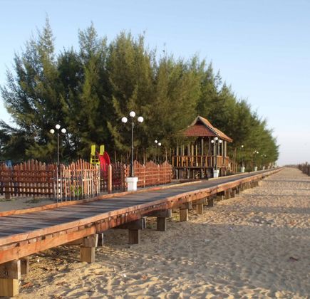 Kallady Beach 1