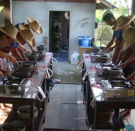 Da's Organic Farm Hut Thai Cooking School 1