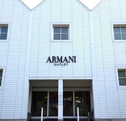 Armani Outlet 1
