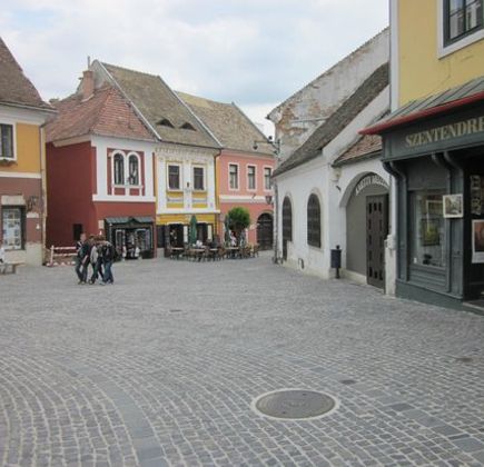 Main Square (Fo tér) 1