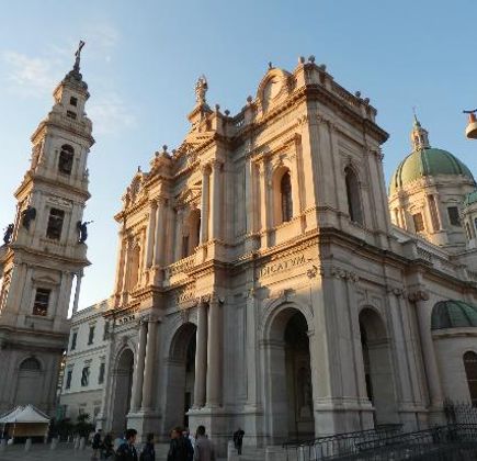 Pontificio Santuario della Beata Maria Vergine del Santo Rosario di Pompei 1