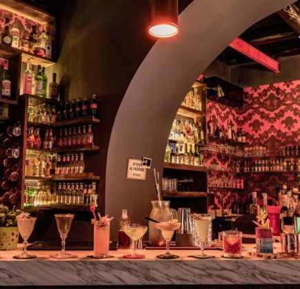 Red Cocktail Bar 1