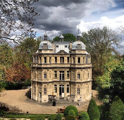 Le Château de Marly 1