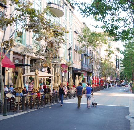 Santana Row 1