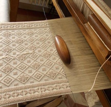 Laboratorio di tessitura a mano 1